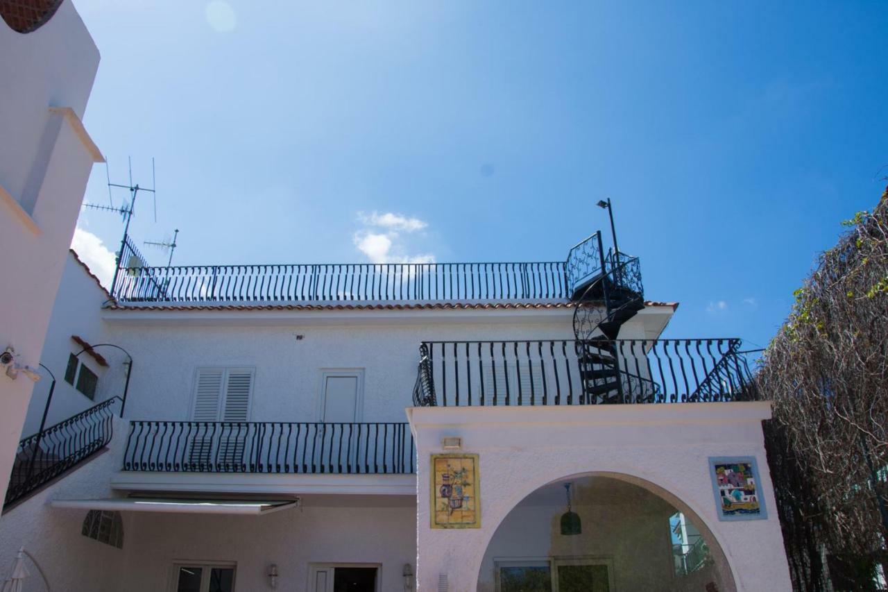 איסקיה Villa Matilda Luxury B&B מראה חיצוני תמונה